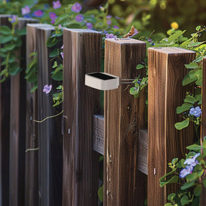 Lampada LED solare da parete bidirezionale 700lm IP65 con sensore crepuscolare - 4000K Alcapower