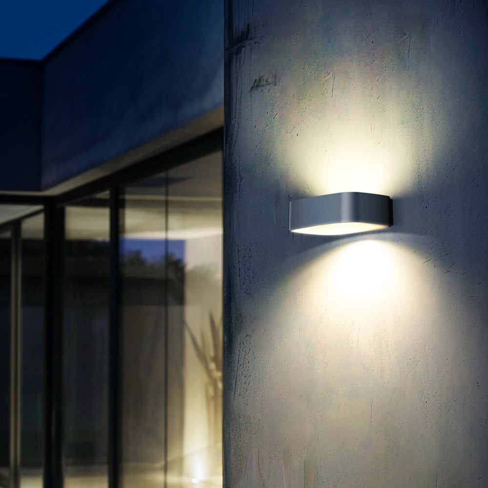 Lampada LED solare da parete bidirezionale 700lm IP65 con sensore crepuscolare - 4000K Alcapower