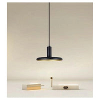 Trade Shop - Lampadario A Sospensione Design Moderno Con Paralume In Ferro Nero Oro E27 Ip20 33757         