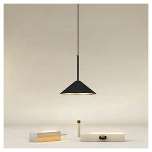 Trade Shop - Lampadario A Sospensione Moderno Con Paralume Triangolare In Ferro Nero Oro E27 33863         