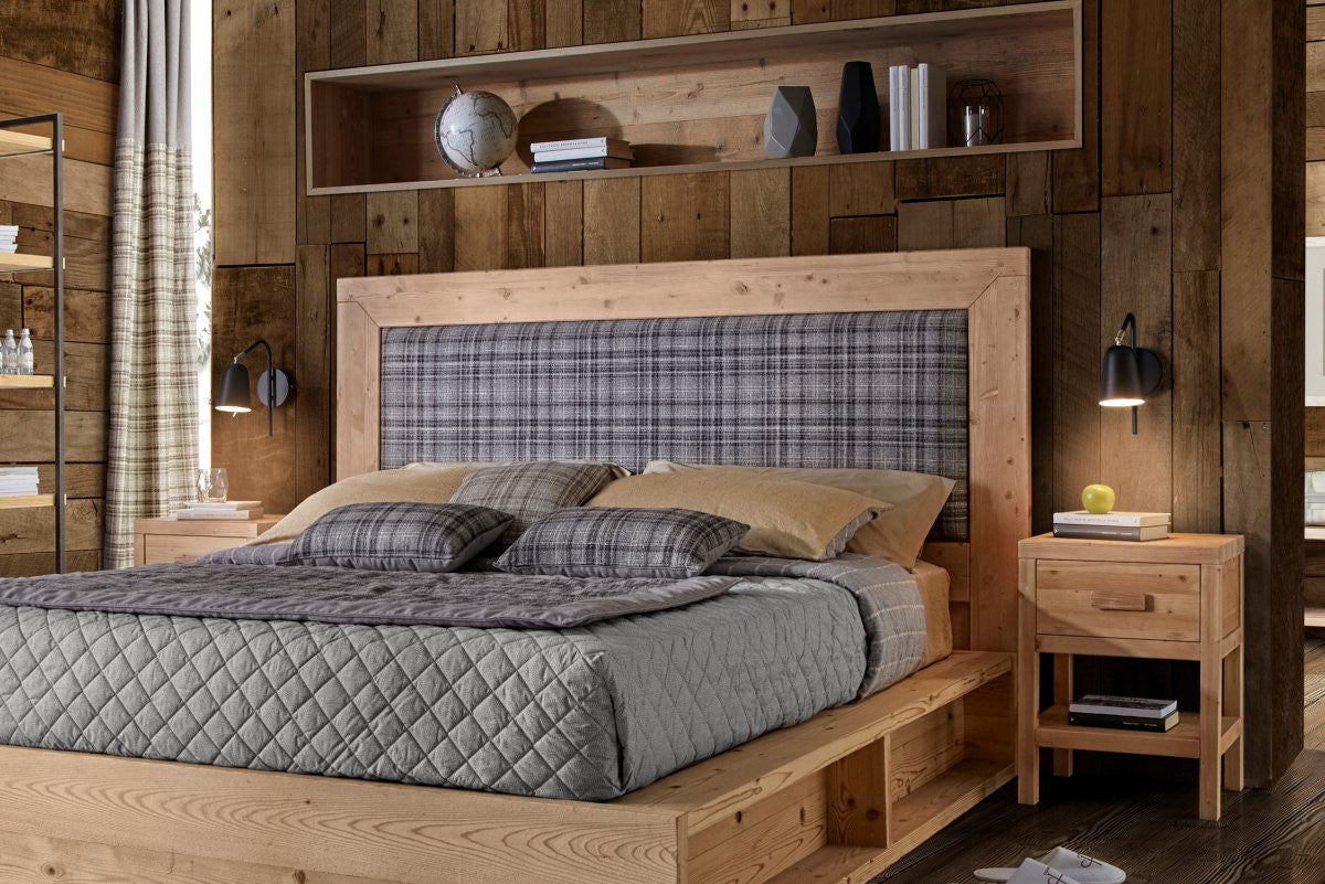 Letto cortina matrimoniale in legno massello di abete con vani laterali