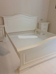 Letto matrimoniale sagomato shabby chic bianco legno massello