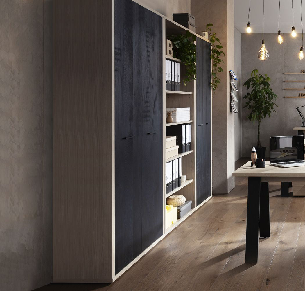 Librerie Leonardo con ante e ripiani in finitura Rovere e Nero chalet ZCMLEOLIB341