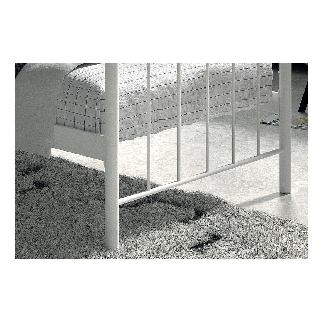 Letto singolo in metallo bianco 90x200 SENCHA stile contemporaneo.
