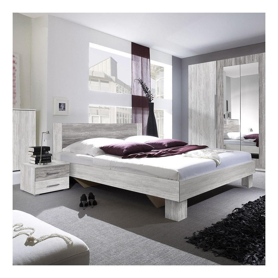 Letto matrimoniale 180x200 collezione IRINA. Comodini integrati. Colori grigio chiaro e grigio scuro.