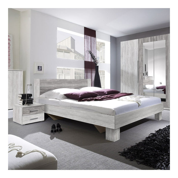Letto matrimoniale 180x200 collezione IRINA. Comodini integrati. Colori grigio chiaro e grigio scuro.