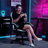 Sedia da Gioco con Poggiapiedi, Sedia da Computer con Cuscino per la Testa e per la Zona Lombare, Rivestimento in Similpelle, Girevole, Regolabile in Altezza, Metallo, Plastica, Nero+Bianco