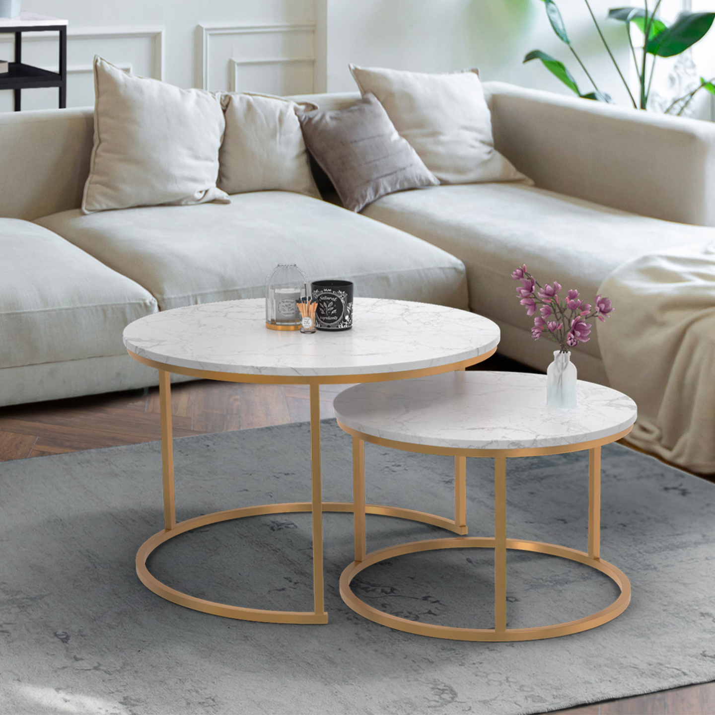 IDMarket - Lote de 2 mesas de centro redondas ALASKA 54/70 con efecto mármol y patas doradas