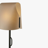 LUANG, Piantana in Papiro per Interni, Faro Barcelona