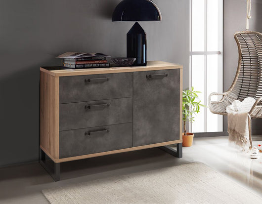 Madia / comò Industry con 3 cassetti e un'anta in finitura Rovere e Grigio smoke ZCMFAB610