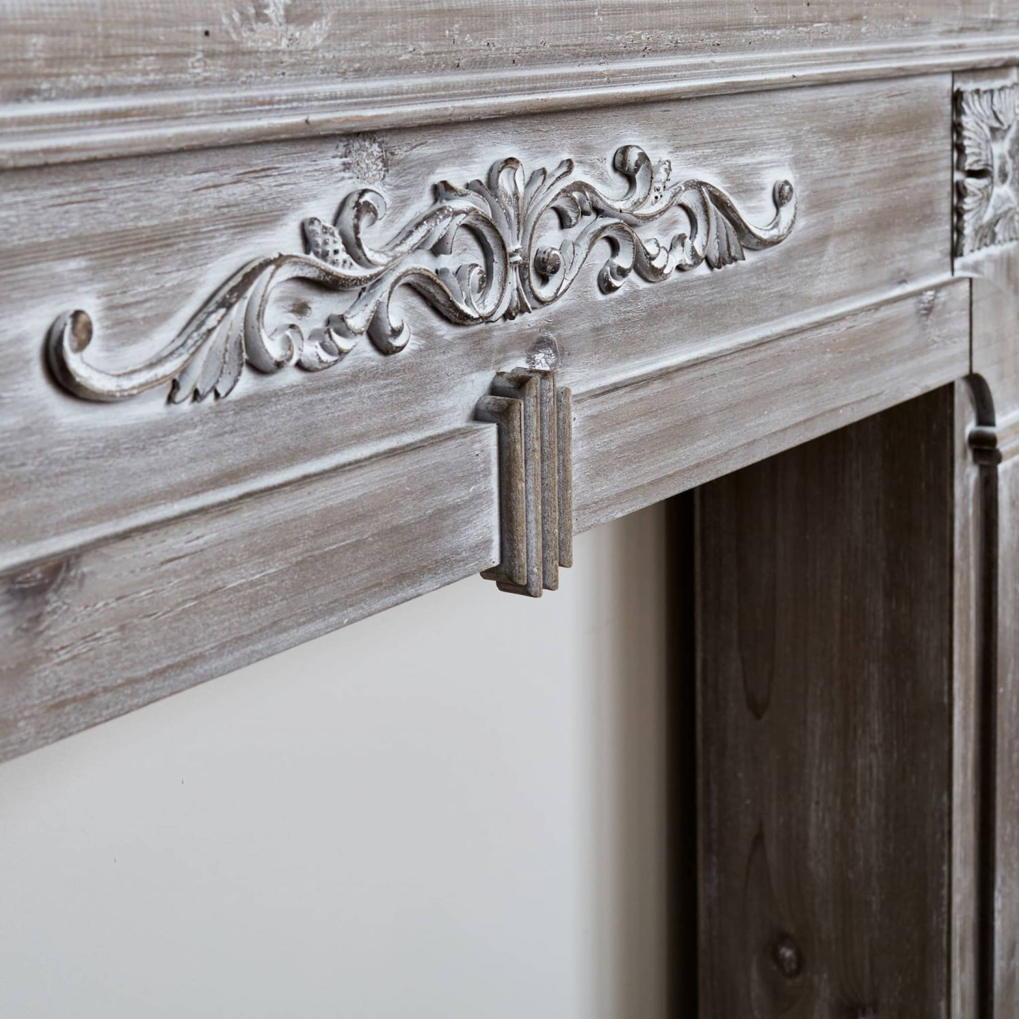 Cornice per caminetto effetto legno, grigio sbiancato