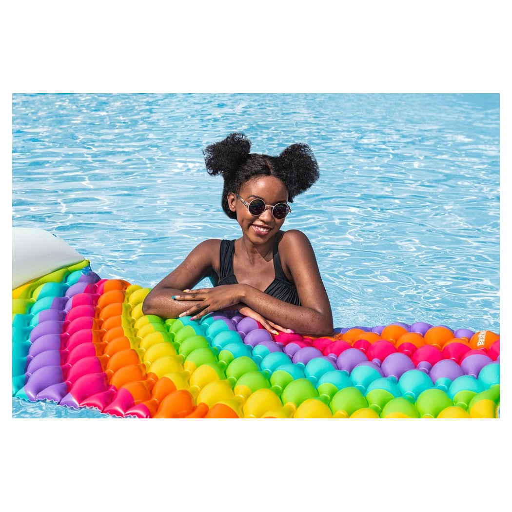 Trade Shop - Materassino Arrotolabile Fashion Rainbow Dreams Arcobaleno Con Cuscino Forma Nuvola 44107 -