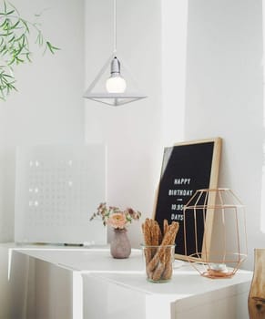 LAMPADARIO DA SOFFITTO A SOSPENSIONE FORMA TRIANGOLO 3D PORTA LAMPADINA E27 bianco