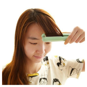 Trade Shop - Mini Piastra Per Capelli Portatile Professionale Con Contenitore Plastica Per Donne Ragazze -