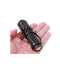 Mini Torcia A Luce Bianca 500 W 800 Lumes Ricaricabile Resistente Con Gancio         