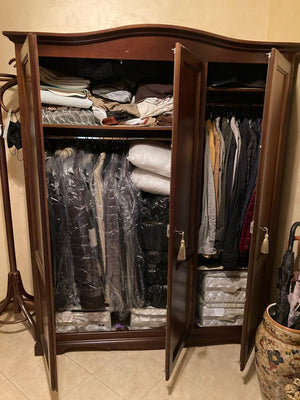 Armadio 3 ante in legno massello arte povera tinta noce 158x56x197