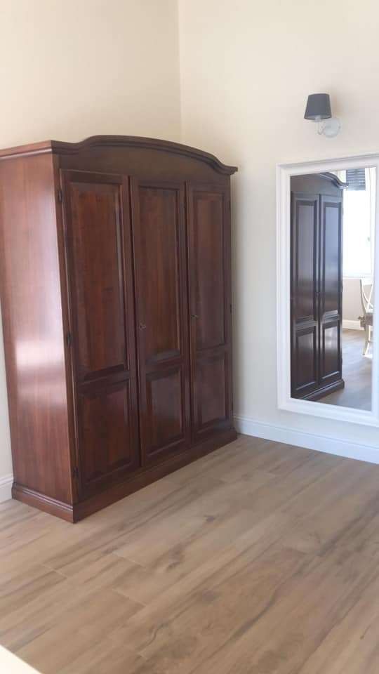 Armadio 3 ante in legno massello classico tinta noce cappello tondo 158x56x197h - Mobili 2G