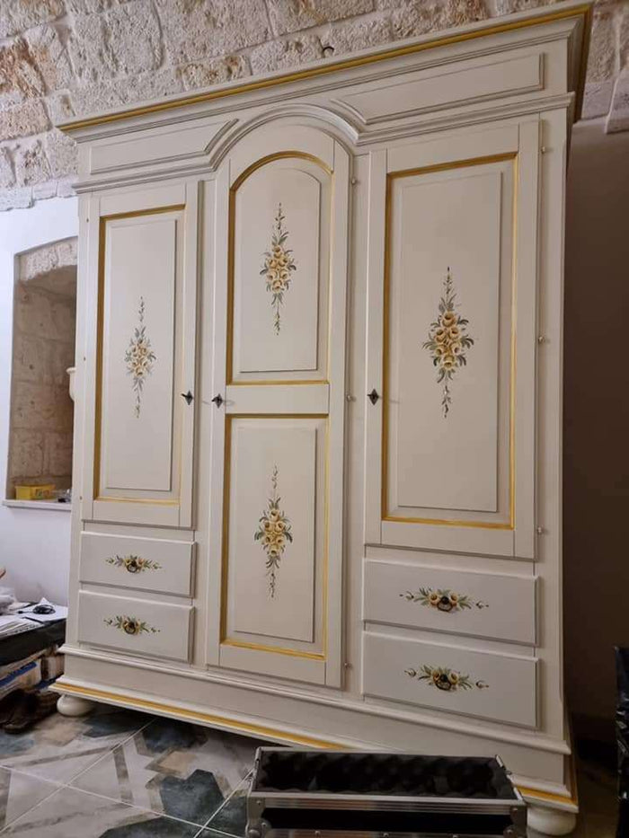 Armadio 3 porte arte povera in legno avorio e rosso anticato 184x60x223 (1421) - Mobili 2G