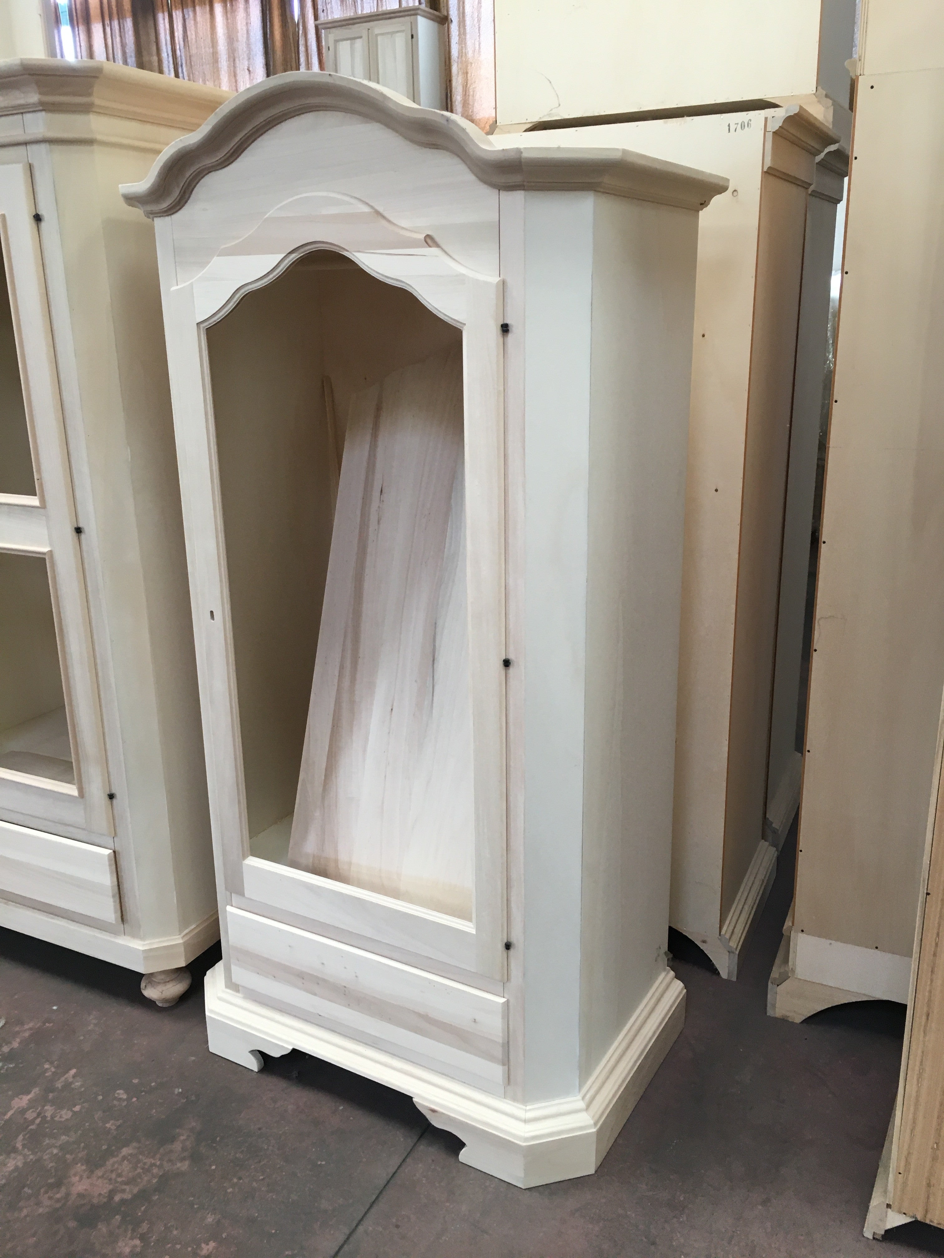 Armadio in legno 1 porta 1 cassetto sagomato grezzo  l.102 p.60 h.196 - Mobili 2G