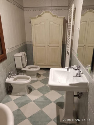 Armadio in legno shabby grigio con profilo bianco 112x46x204 (475) - Mobili 2G