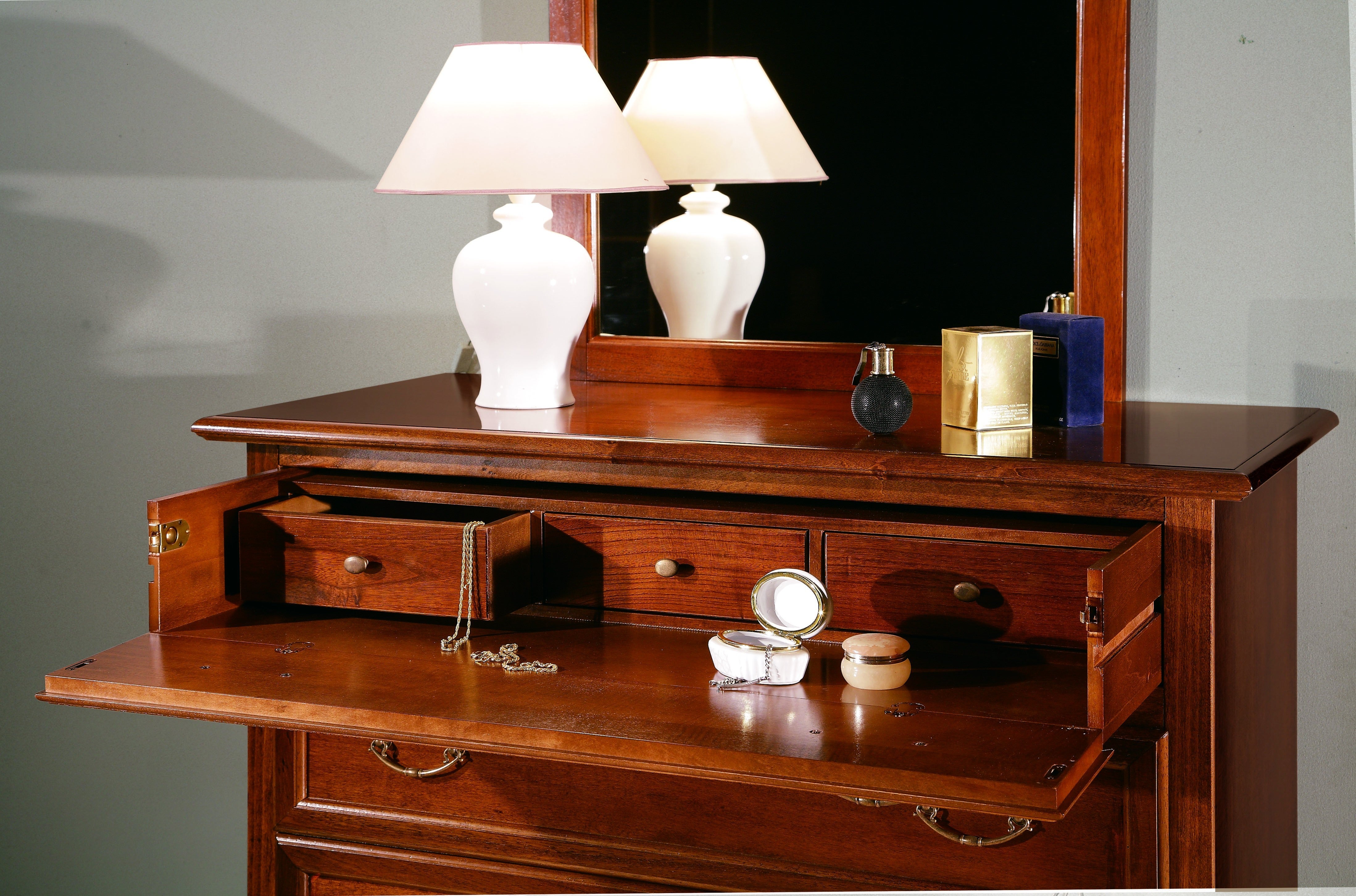 Camera completa in legno massello arte povera tinta noce