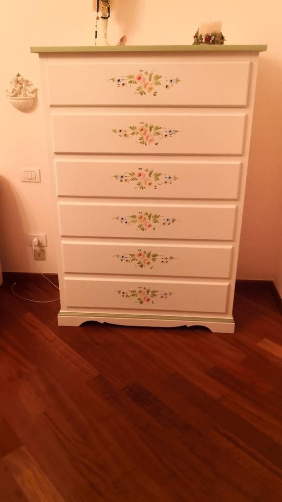 Cassettiera 6 cassetti legno shabby bianco decori 97x49x140 (491) - Mobili 2G