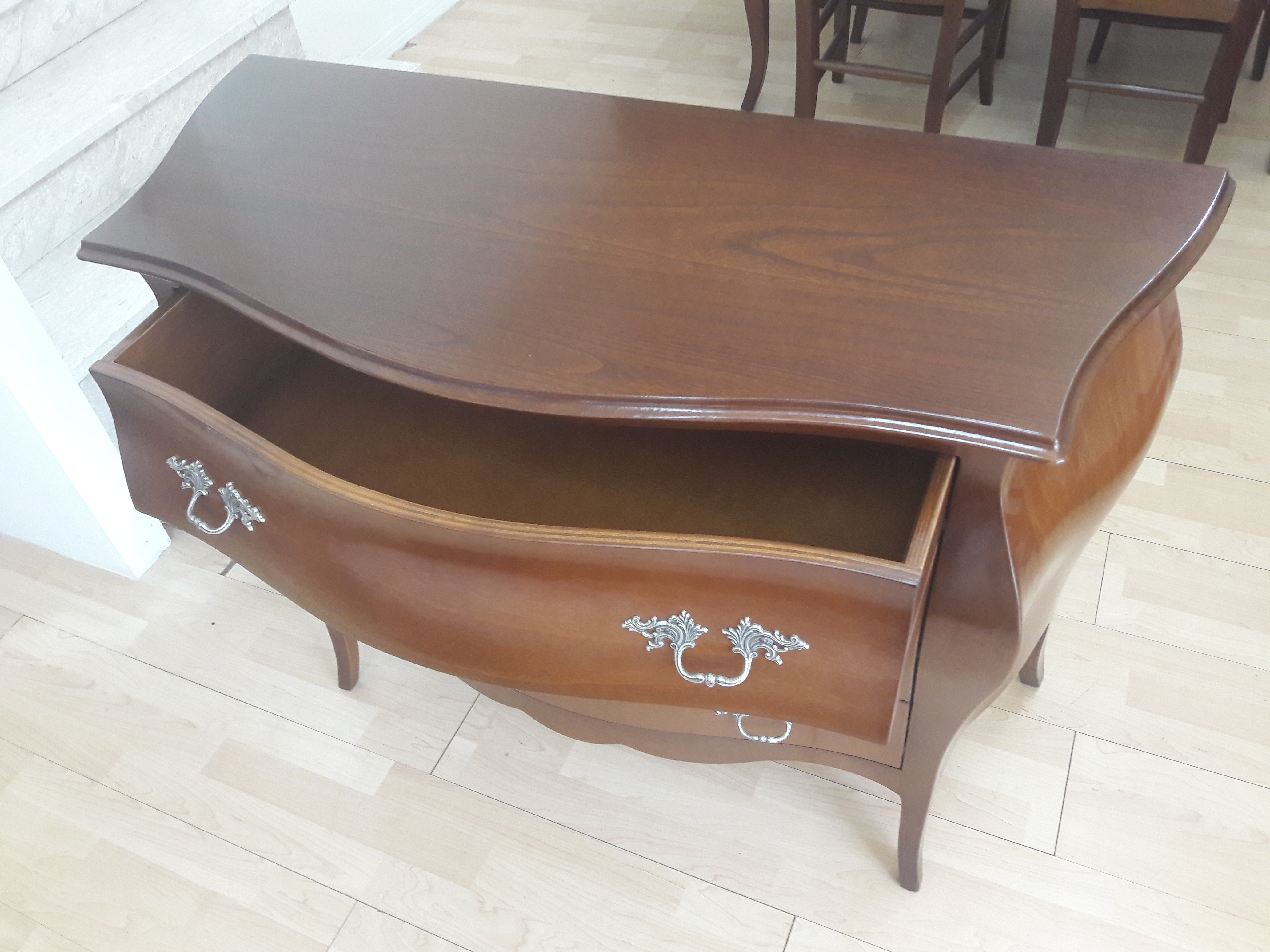 Comò classico bombato legno 3 cassetti tinta noce 105x42x85 - Mobili 2G