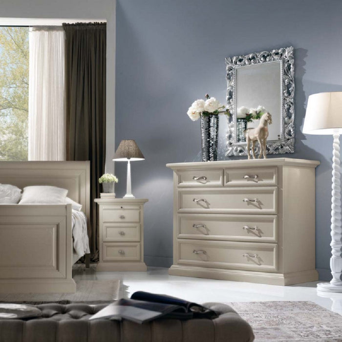 Comodino 3 cassetti 1 tiretto in legno massello avorio l.52 p.38 h.70 - Mobili 2G