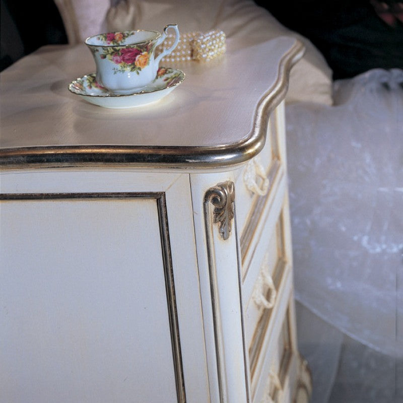 Comodino 3 cassetti classico legno shabby bianco argento 56x43x76 - Mobili 2G