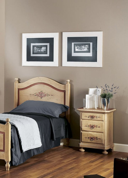  comodino arte povera 3 cassetti legno shabby avorio rosso 50x38x66 (1423) - Mobili 2G