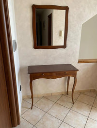 Consolle con specchio in legno tinta noce arte povera (537+538) - Mobili 2G