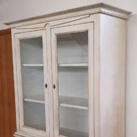 Cristalliera 2 porte legno shabby bianco anticato 117x46x220 - Mobili 2G