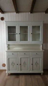 Cristalliera 3 porte napoletana legno bianco sporco decori l.150 p.43 h.208 (492) - Mobili 2G