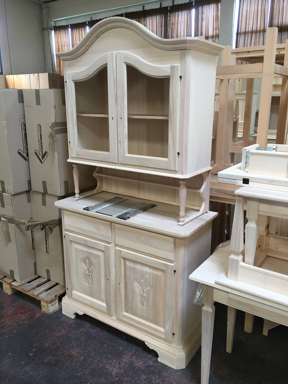 Cristalliera classica in legno 2 ante cappello sagomato grezzo l.114 p.49 h.215 (2139+2140) - Mobili 2G