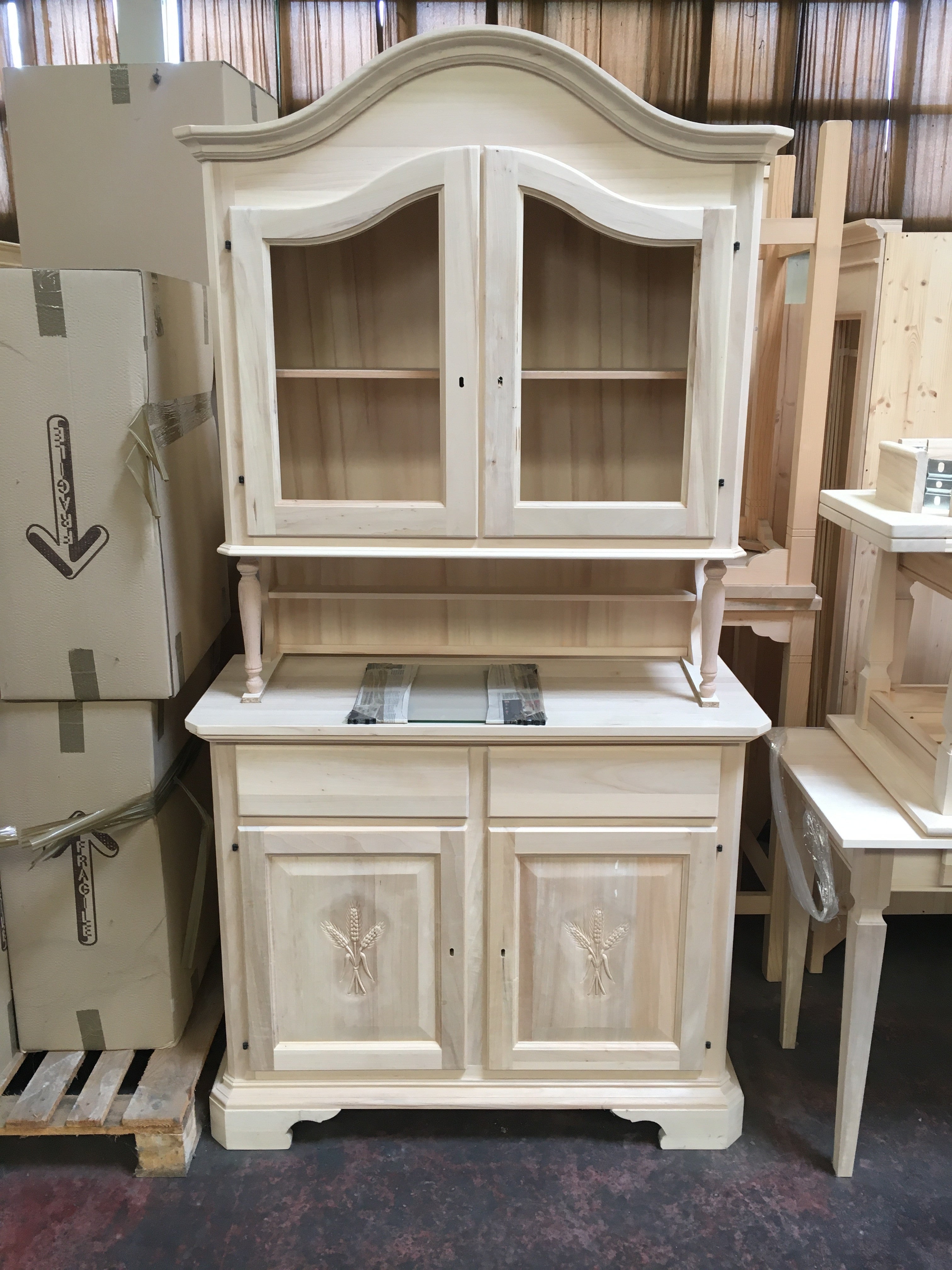 Cristalliera classica in legno 2 ante cappello sagomato grezzo l.114 p.49 h.215 (2139+2140) - Mobili 2G