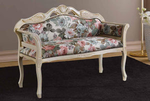 Divanetto imbottito shabby chic in legno intagliato con fregi