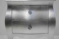 Gruppo 1 cassettiera 2 comodini bombati foglia argento maniglie swarovski - Mobili 2G