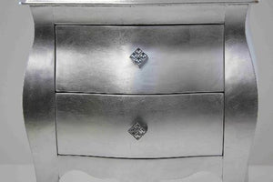 Gruppo 1 cassettiera 2 comodini bombati foglia argento maniglie swarovski - Mobili 2G