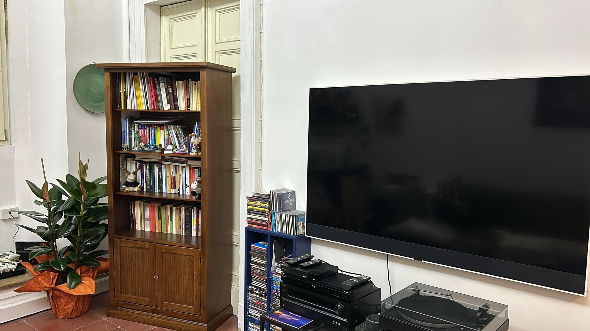 Libreria arte povera 2 ante in legno tinta noce 90x41x186 (386) - Mobili 2G