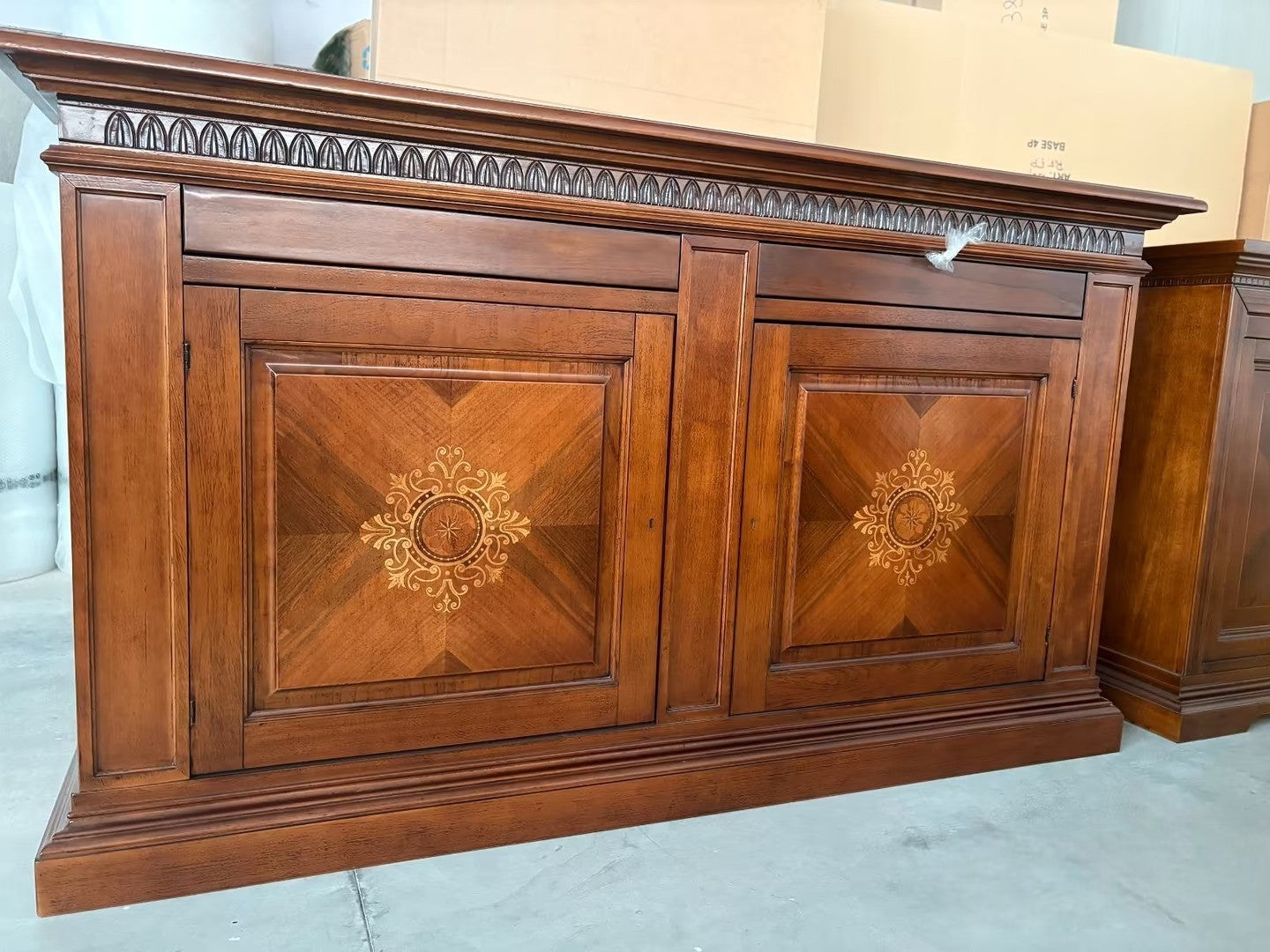 Madia credenza 2 porte in legno intarsiata tinta noce l.215 p.54 h.122 - Mobili 2G