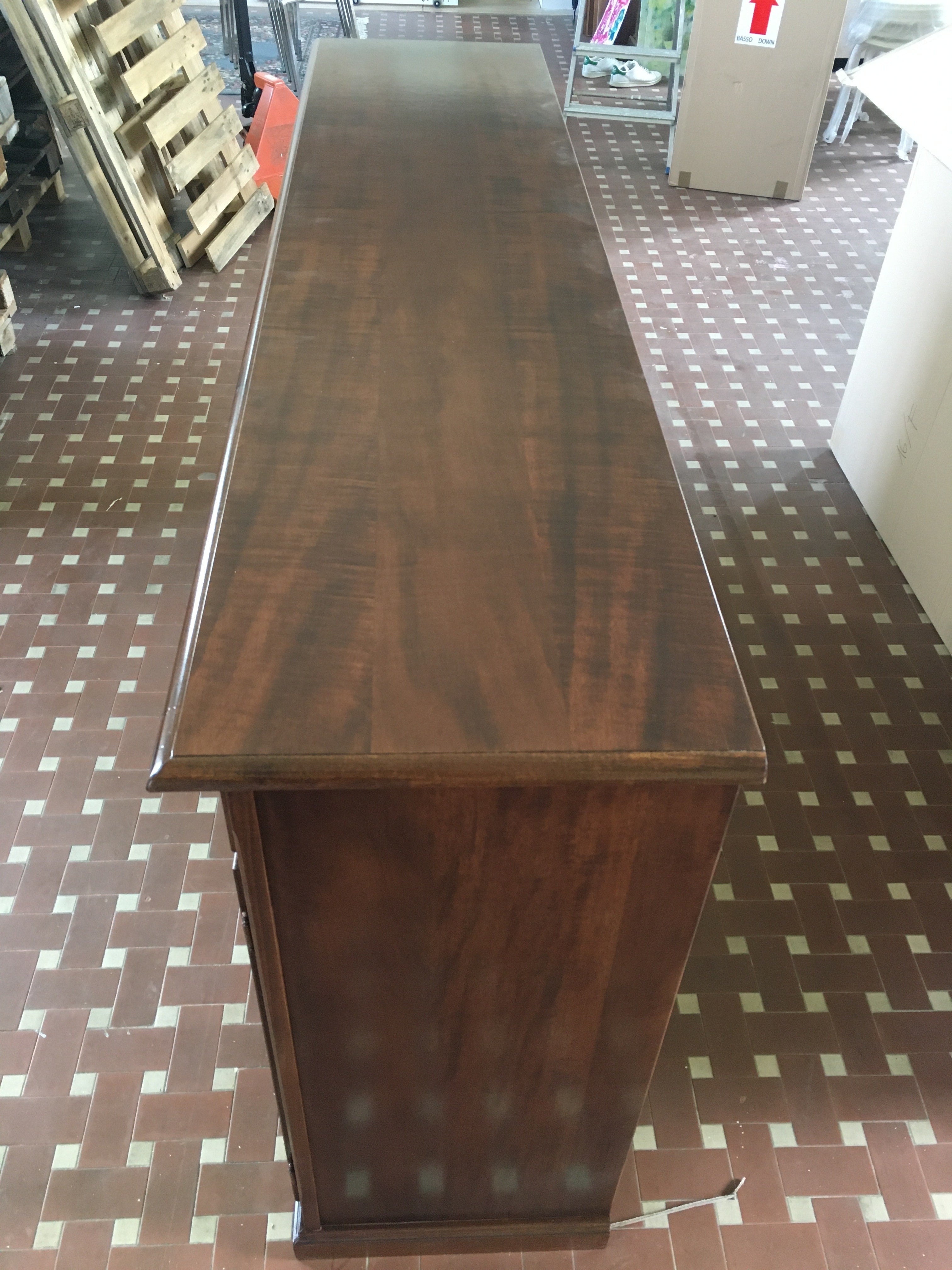 Madia credenza arte povera in legno 4 porte tinta noce l.205 p.49 h.113