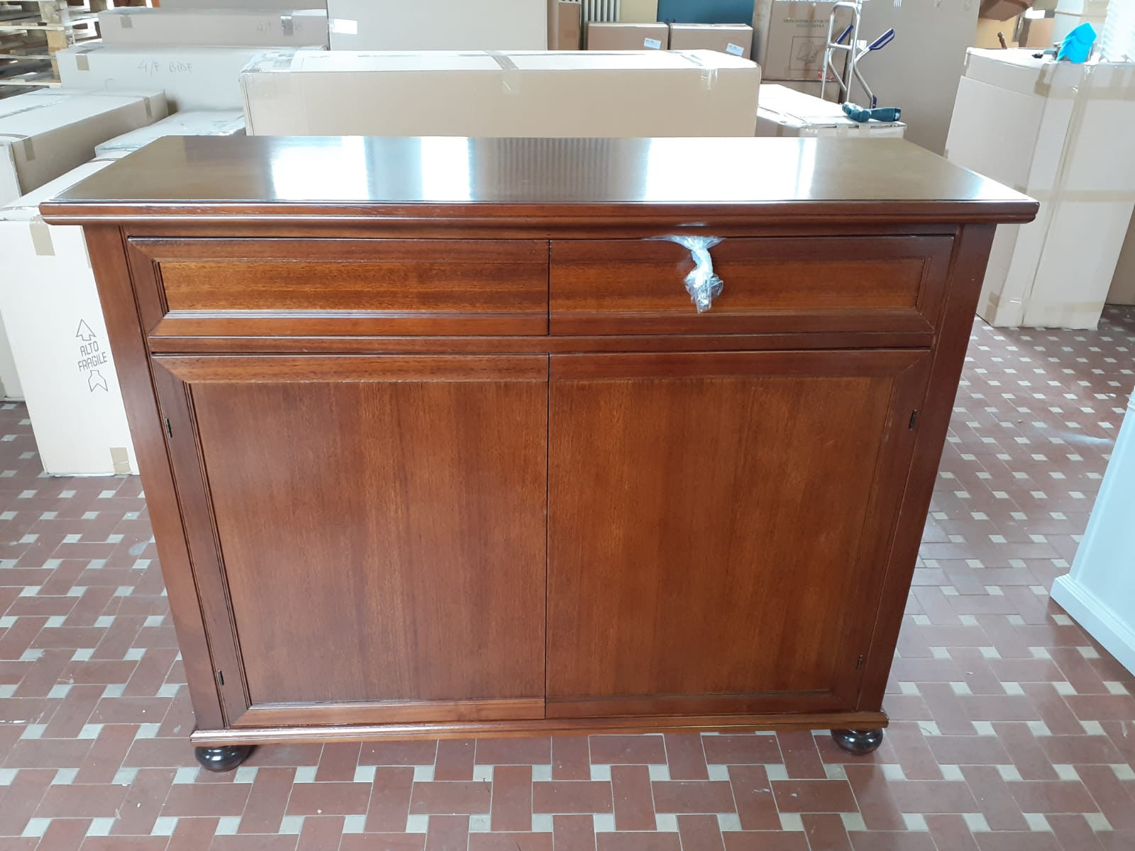 Madia credenza in legno 2 porte 2 cassetti tinta noce  l.137 p.49 h.108