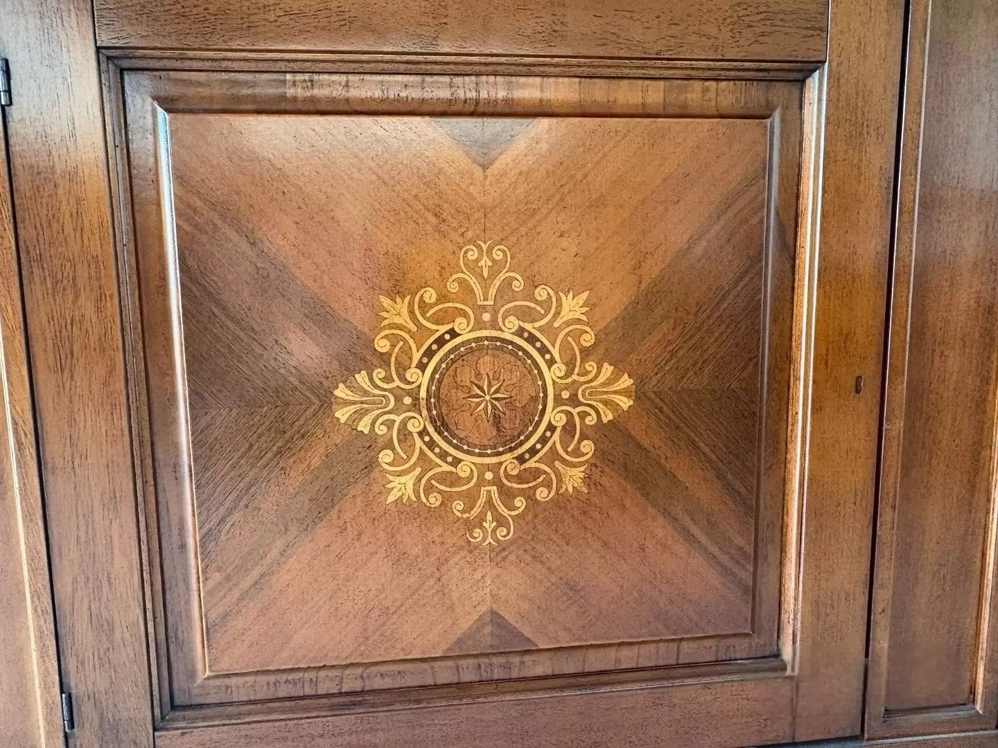 Madia credenza in legno 2 porte bassano intarsiata l.151 p.54 h.122 - Mobili 2G