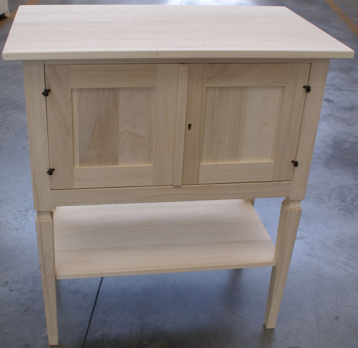 Porta tv arte povera in legno massello tinta noce l.75 p.45 h.85 (704) - Mobili 2G