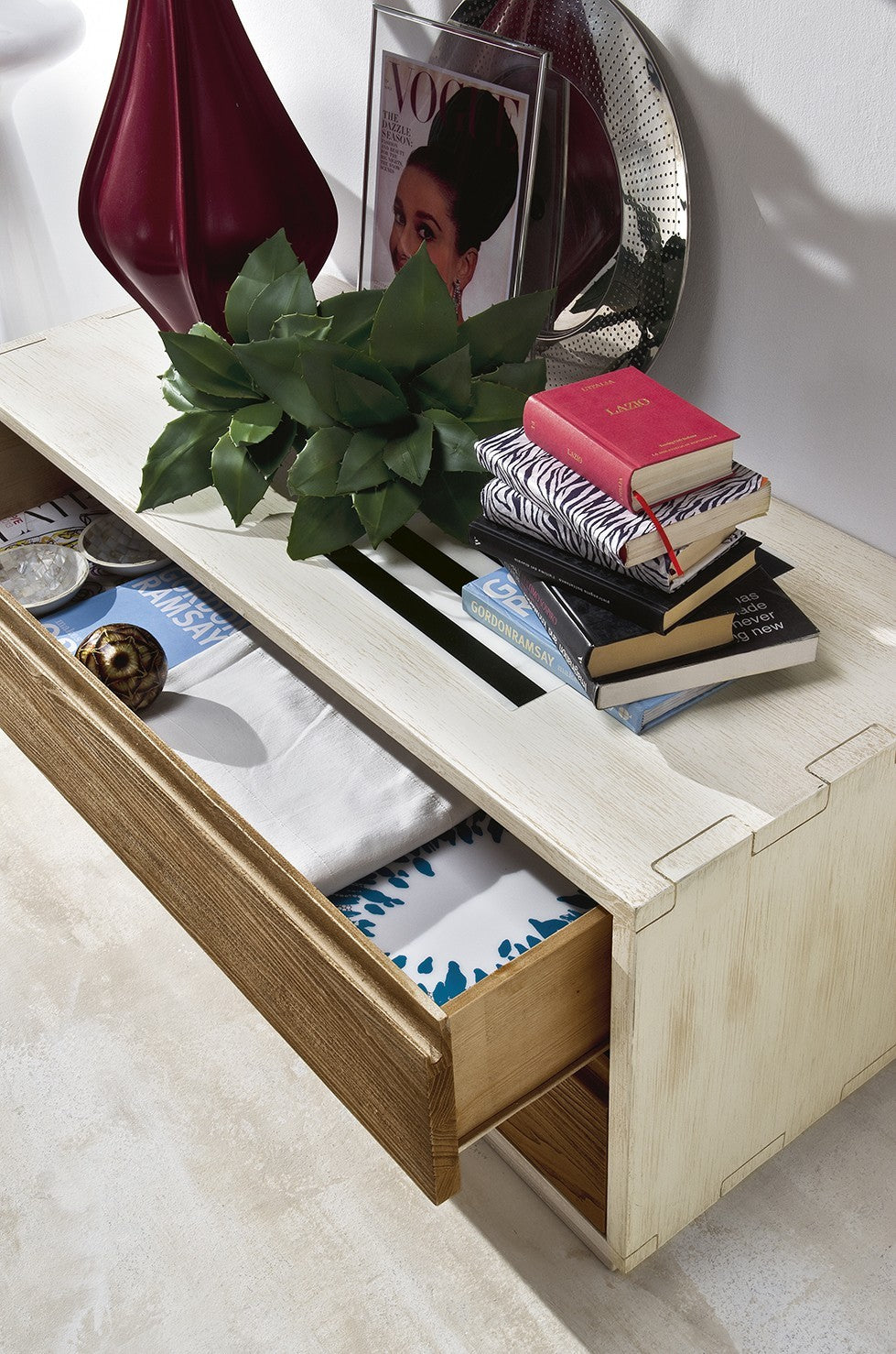 Porta tv  in legno massello shabby laccato 2 cassetti 130x54 55