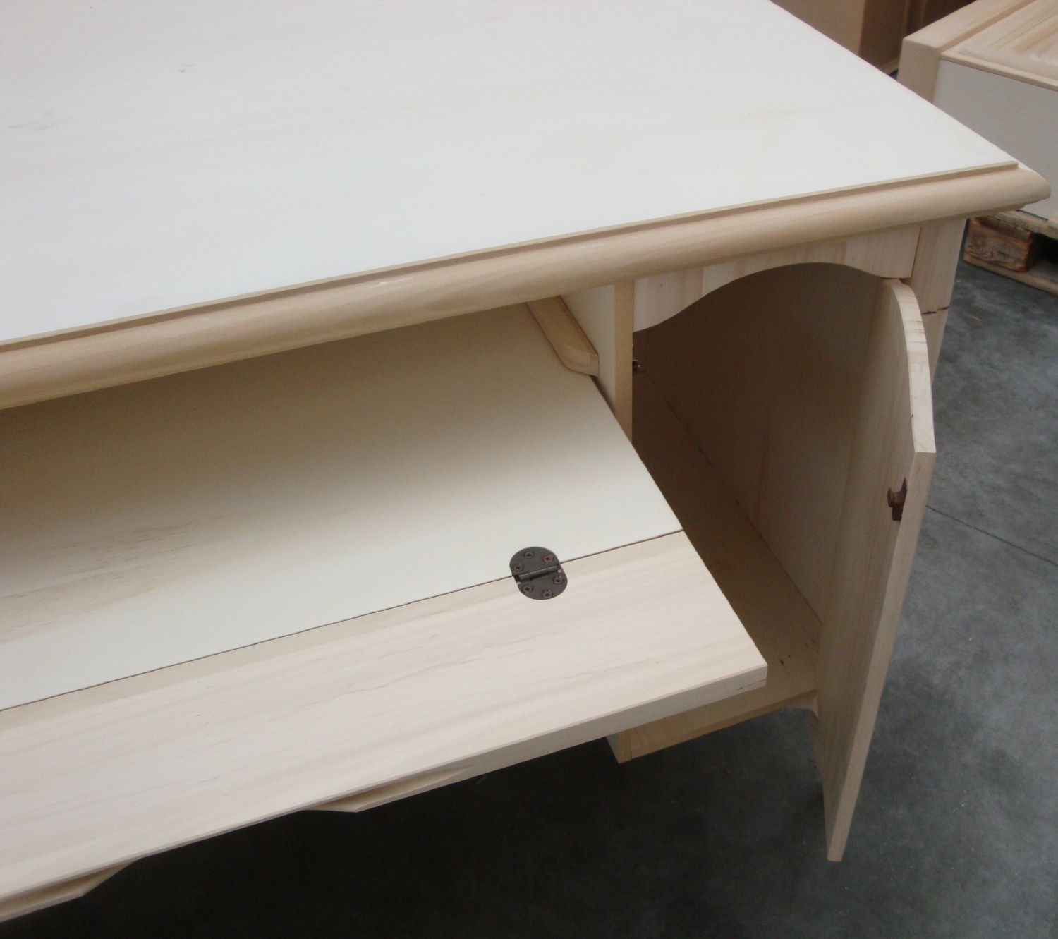 Scrivania in legno 3 cassetti piano estraibile porta tastiera 130x75x80 (2129) - Mobili 2G