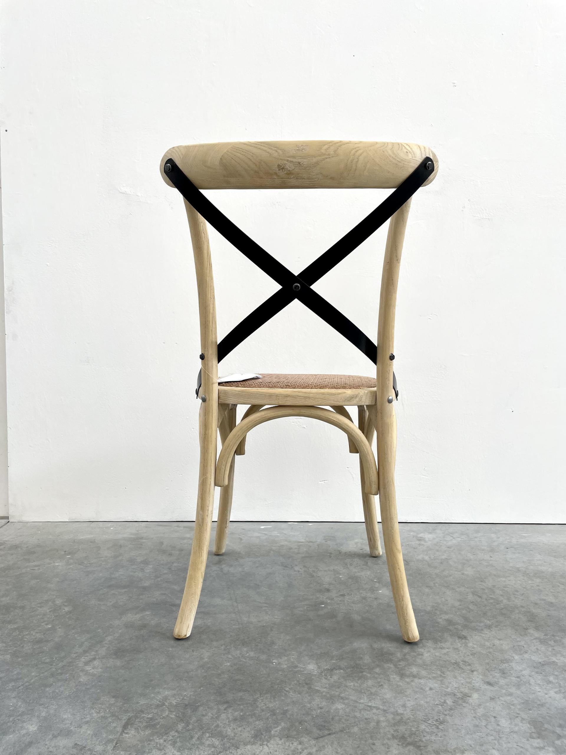 Set 2 sedie cross invecchiate naturale con schienale in ferro e seduta in rattan - Mobili 2G