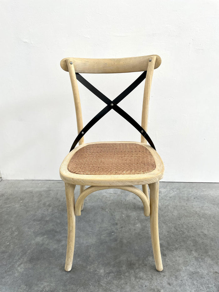 Set 2 sedie cross invecchiate naturale con schienale in ferro e seduta in rattan - Mobili 2G