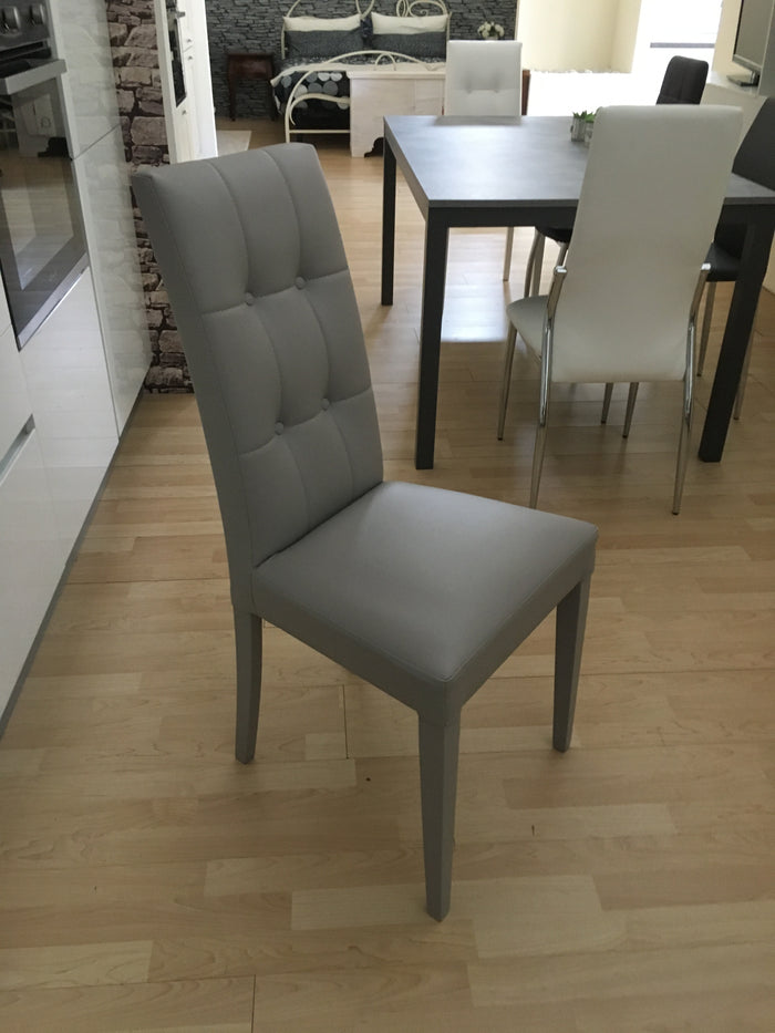 Set 2 sedie moderne in ecopelle 4 bottoni grigio (675) - Mobili 2G