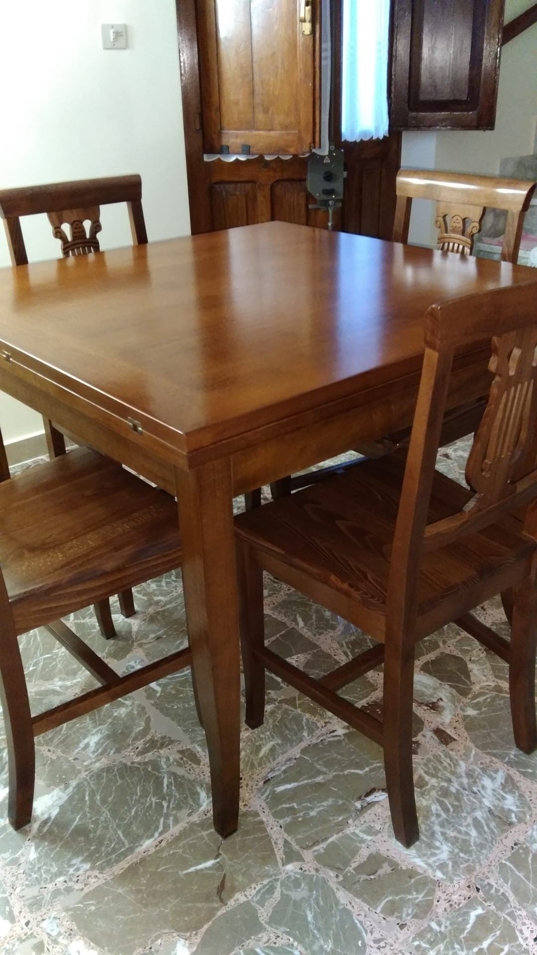 Tavolo in legno gamba sciabola 100x100 finitura bassano (490) - Mobili 2G